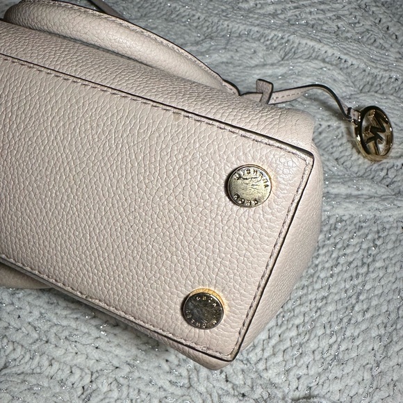 MICHAEL KORS crossbody tote - Picture 11 of 15